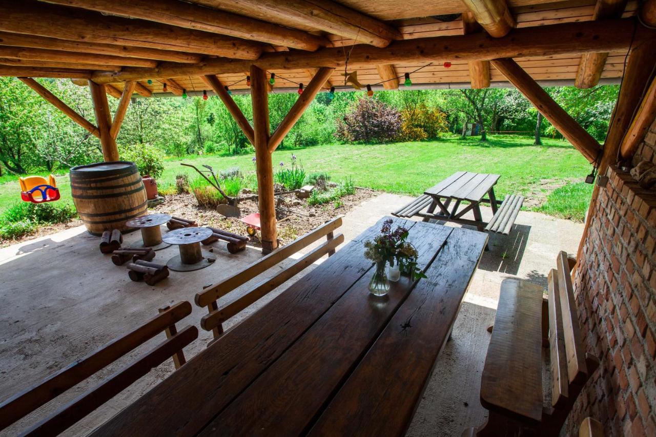 Na Okic - A Private Forest Oasis Sveti Martin pod Okicem Ngoại thất bức ảnh